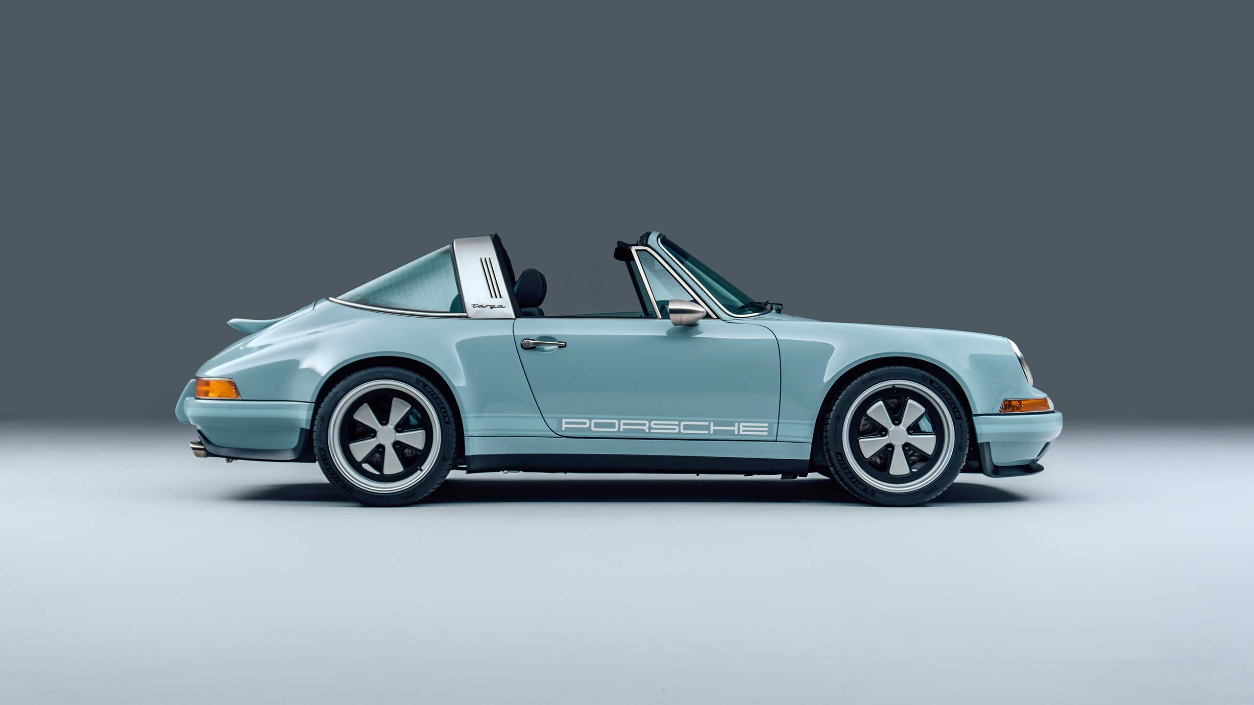 theon-model-targa